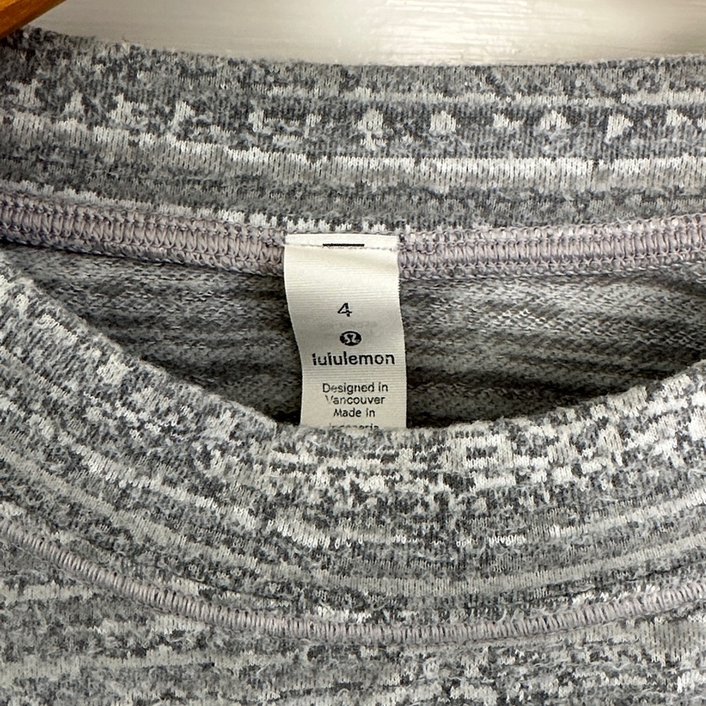 Lululemon Athletica Gray Patterned Long Sleeve Tee - Skiing Base Layer